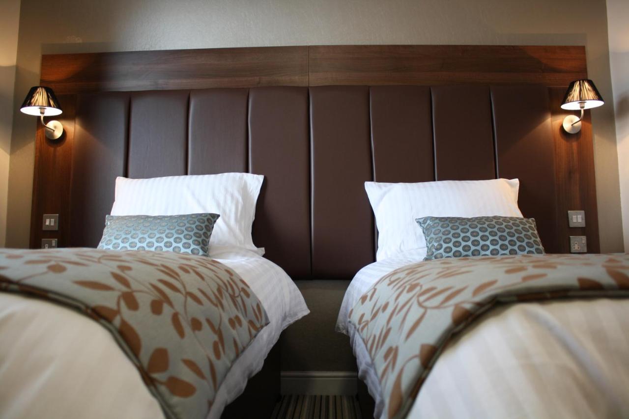 Twin Oaks Hotel เชสเตอร์ฟิลด์ ภายนอก รูปภาพ